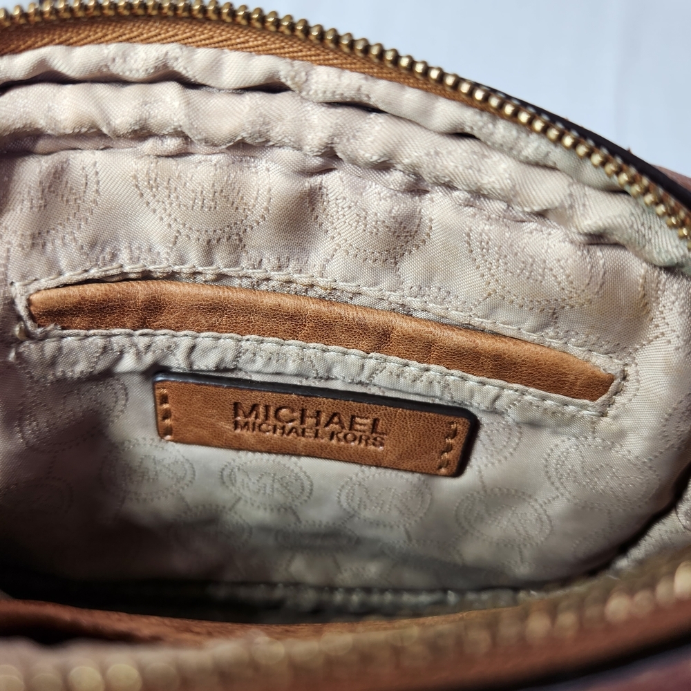 Michael Kors Brown Leather Uptown Astor Small Crossbody Bag Purse Gold Stud - Picture 13 of 13